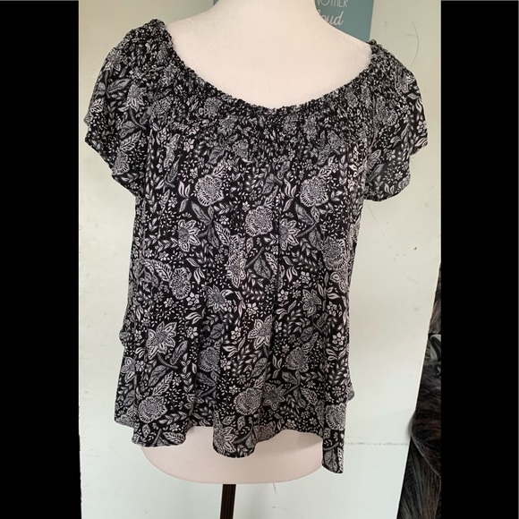 Aritzia Talula Off Shoulder Cabrini Blouse - Picture 6 of 8